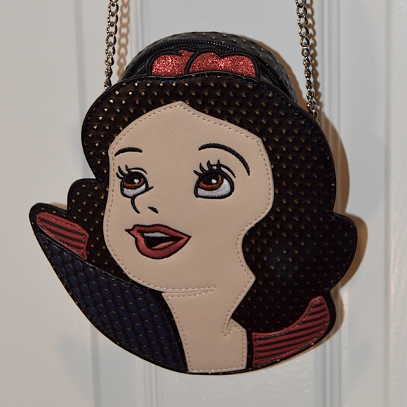 Danielle Nicole Handbags - Danielle Nicole Snow White Crossbody Purse